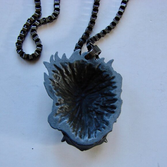 Gargoyle Goth Necklace Gray Black Metal Box Chain 30" Long Halloween - Picture 8 of 8